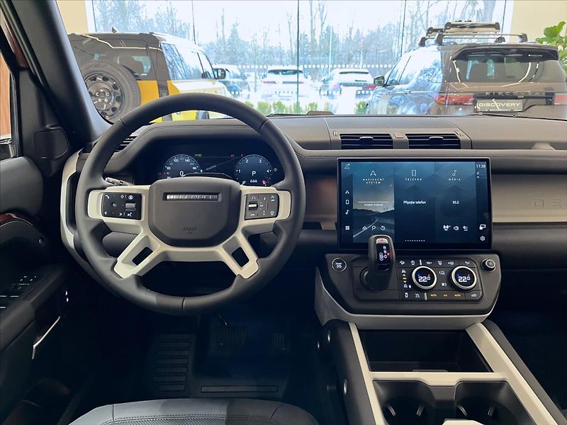 Land Rover Defender (2025) 3,0 130 X-Dynamic SE D350 AWD - fotka 9 z 19