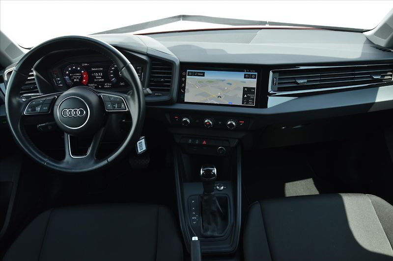 Audi A1 1.0 TFSI 85kW DPH ČR SERVIS.KN - fotka 13 z 23
