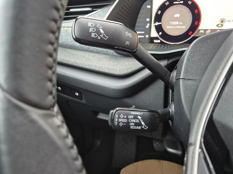Škoda Octavia Combi 2,0 TDI Top Selection, w - fotka 16 z 29