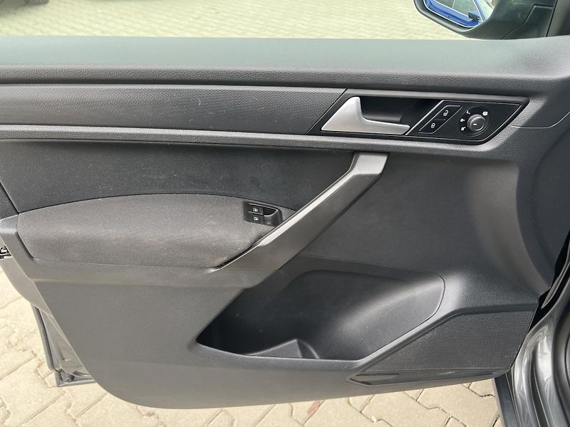 Volkswagen Caddy (2018) MAXI 2,0TDi 7 míst pěkný stav! - fotka 22 z 42