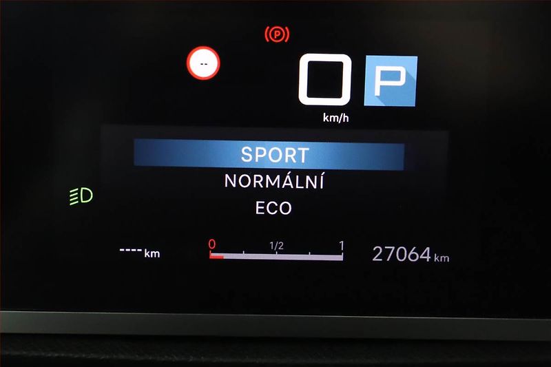 Citroën C4 (2024) 1.2 PureTech - fotka 13 z 20