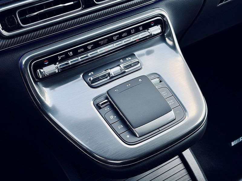 Mercedes-Benz Třídy V (2026) 300d EXCLUSIVE AMG 4M L AIR - fotka 26 z 37