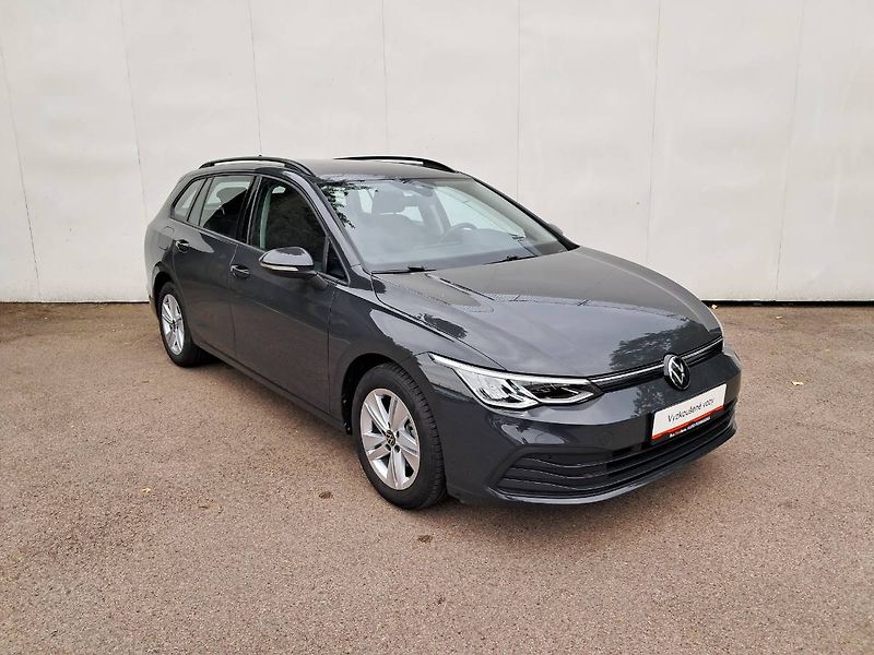 Volkswagen Golf Variant (2023) LIFE 1.0 TSI / 81 kW M6 - fotka 23 z 26