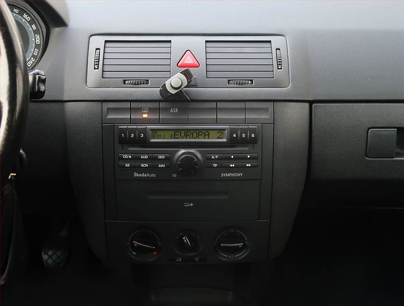 Škoda Fabia (2007) Elegance 1.4 TDI, nová STK - fotka 12 z 15