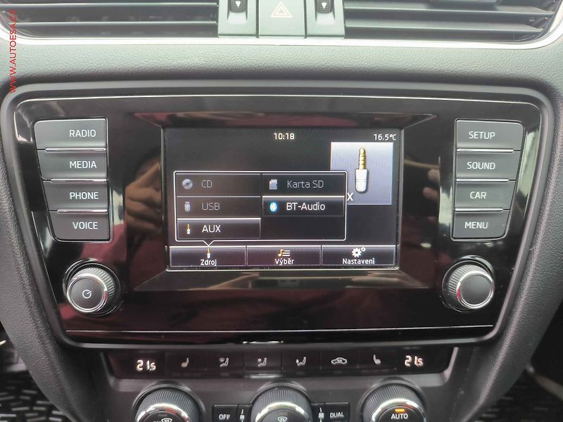 Škoda Octavia (2013) 1.6 TDi, DSG, park.čidla - fotka 13 z 23