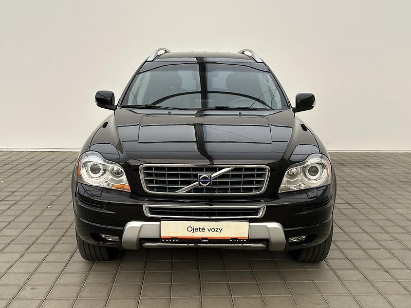 Volvo XC90 2.4 D5 4x4 Summmum - fotka 2 z 25