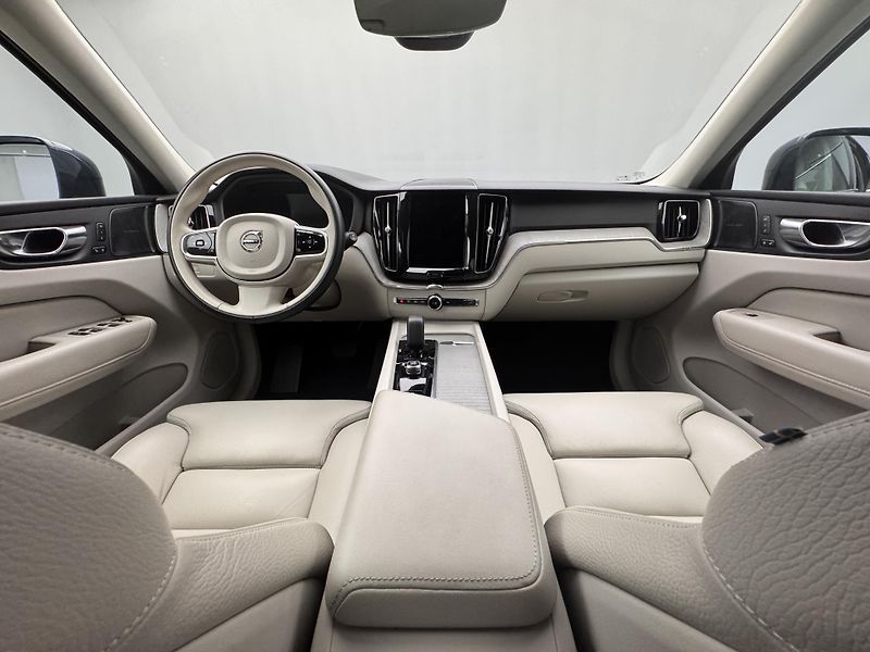 Volvo XC60 B4 AWD BRIGHT PLUS CZ 1.maj - fotka 2 z 51