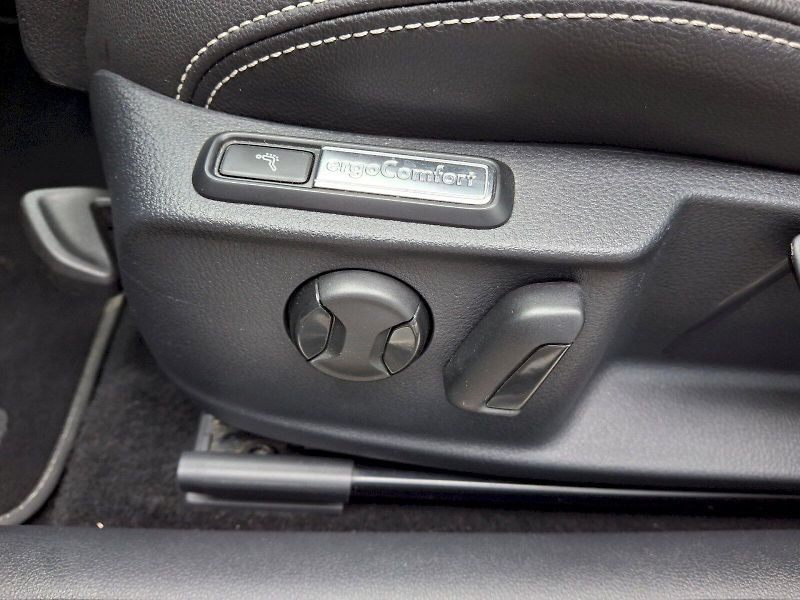 Volkswagen Passat (2023) Variant Elegance DSG 1,5TSi 11 - fotka 30 z 33