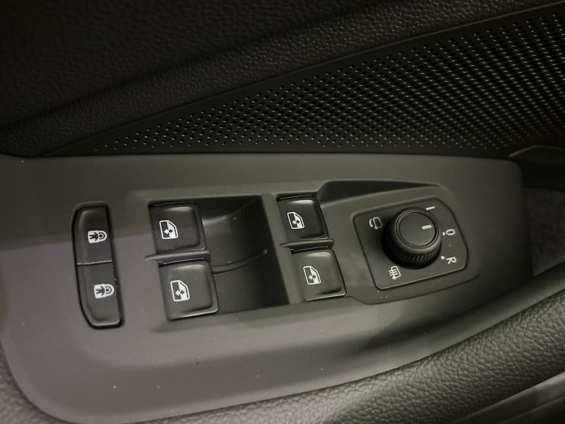 Škoda Superb Laurin & Klement 4x4 DSG - fotka 21 z 31