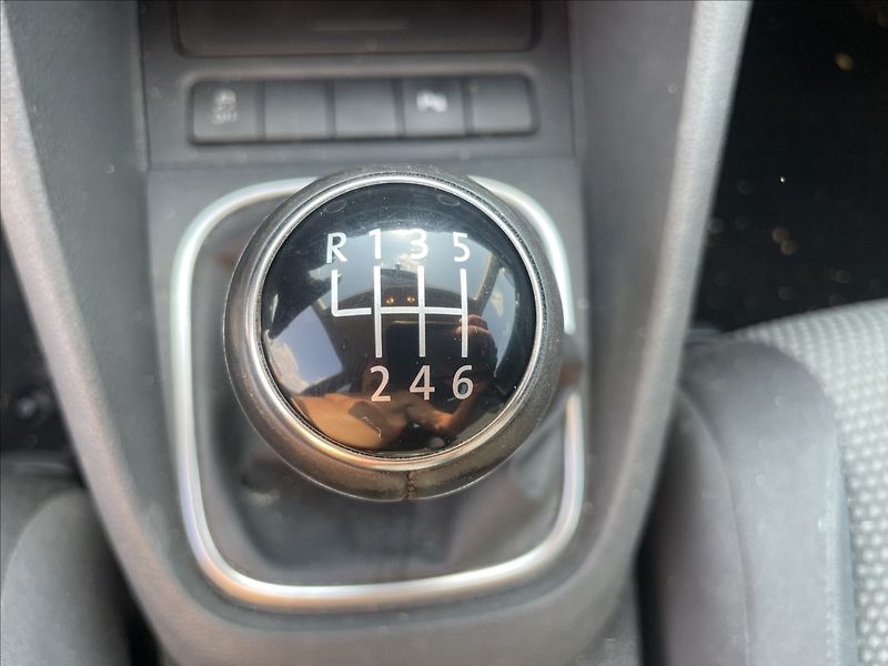 Volkswagen Golf 1,4 TSi 90kw Variant po rozvod - fotka 22 z 38