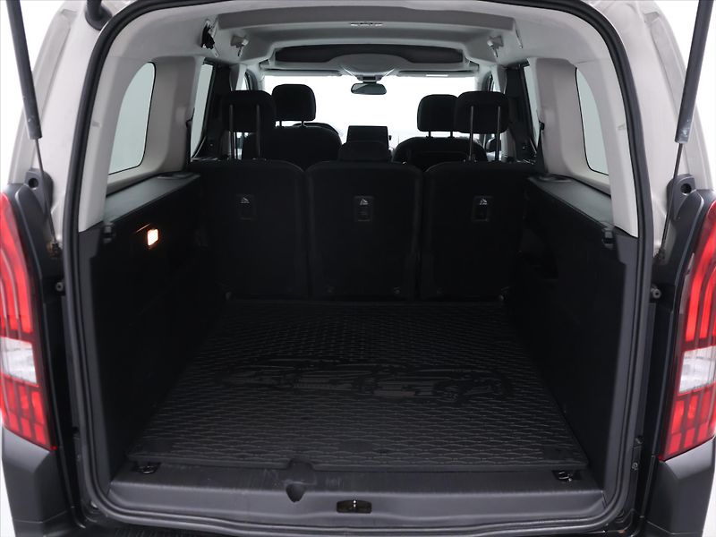 Peugeot Rifter 1,5 BlueHDI 96kW CZ 1.Maj GT - fotka 10 z 28