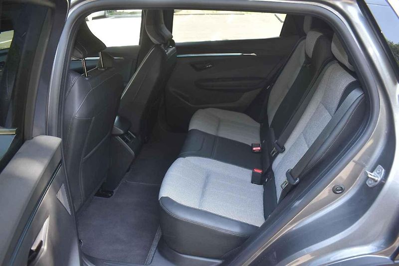 Mitsubishi Eclipse Cross BEV je vydařený elektromobil.