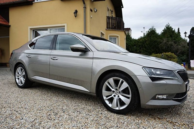 Škoda Superb (2015) STYLE PLUS 2,0 TDI 140 kW - fotka 2 z 52