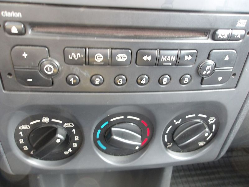 Peugeot Partner 1,6HDi 2xŠOUPAČKY - fotka 26 z 29