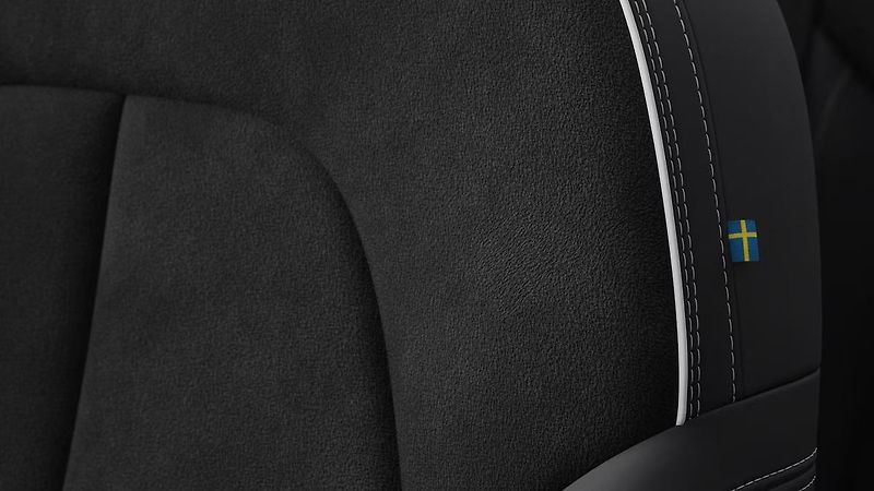 Volvo XC40 (2026) B3 AUT PLUS BLACK EDITION - fotka 17 z 17