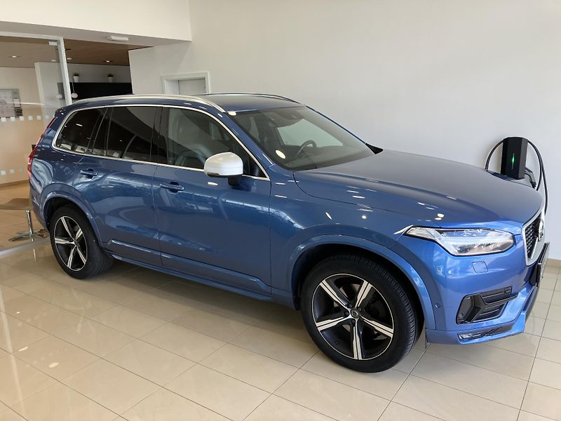 Volvo XC90 D5 AWD R-Design AT8, ČR - fotka 2 z 54