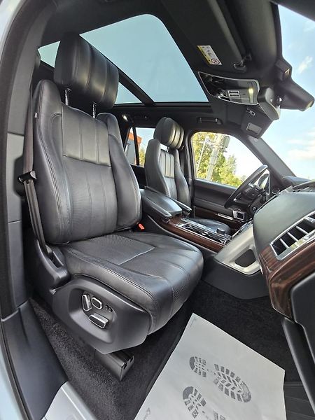 Land Rover Range Rover VOGUE 4,4 V8 250kW 4x4 TAŽNÉ - fotka 14 z 61