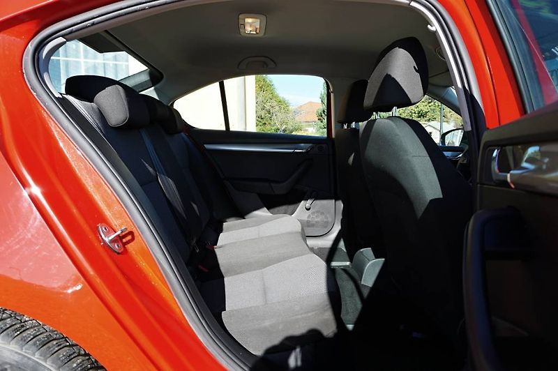 Škoda Octavia (2016) ACTIVE 1,6 TDI 66 kW - fotka 17 z 41