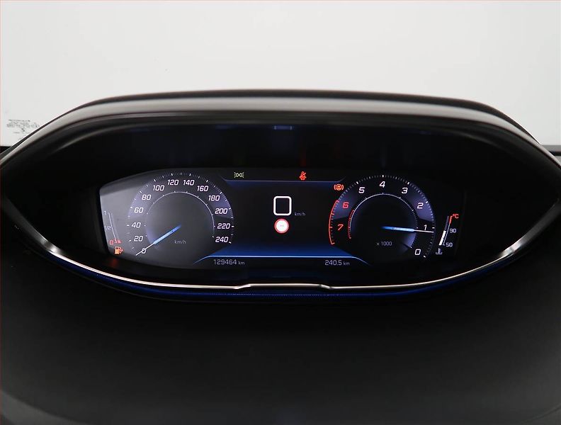 Peugeot 5008 (2021) Active PureTech 130, 7 míst - fotka 11 z 22