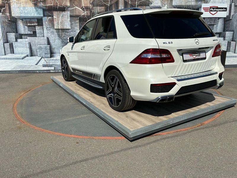 Mercedes-Benz Třídy M (2015) ML63 AMG ,386KW, 4MATIC, H/K - fotka 8 z 43