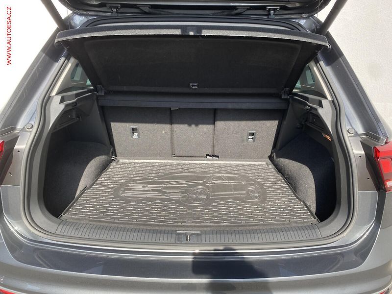 Volkswagen Tiguan (2018) 2.0 TDi 4x4, ČR, R-Line, LED - fotka 7 z 20