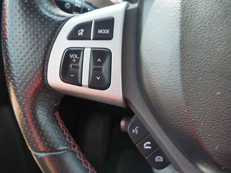 Suzuki Vitara (2016) 1.4 BoosterJet 4x4, ČR, AC - fotka 13 z 15