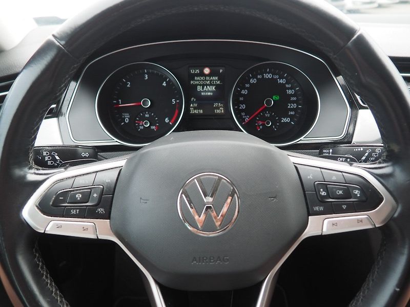 Volkswagen Passat (2020) 2.0TDI, 90kW - fotka 20 z 36