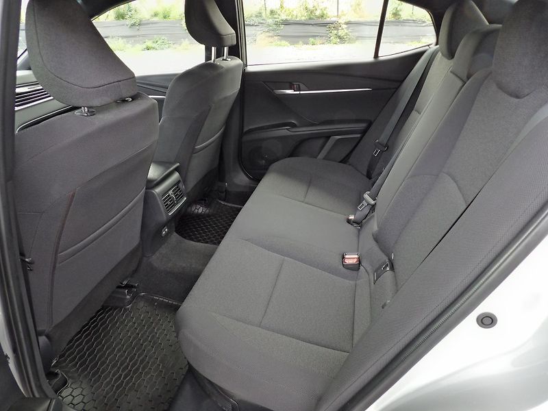 Toyota Camry 2.5 Hybrid Comfort ČR DPH - fotka 20 z 27