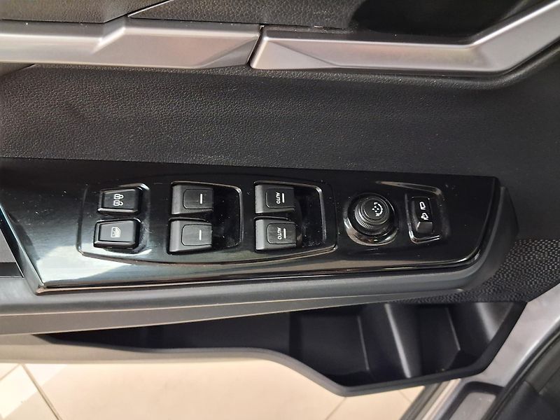 SsangYong Torres 1,5T-GDi 120kW STYLE MANUÁL,ČR - fotka 12 z 25