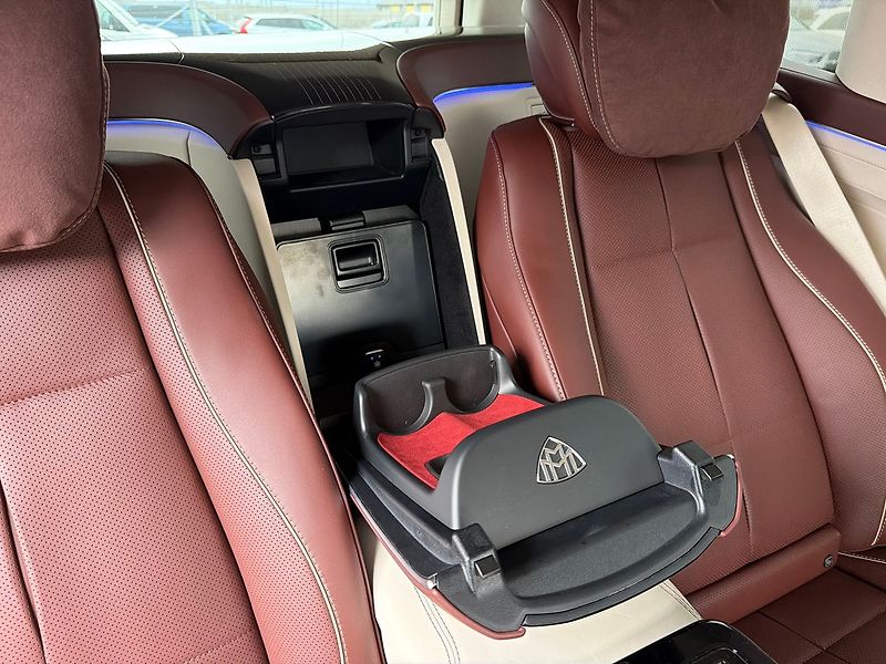 Mercedes-Benz GLS 4MATIC MAYBACH - fotka 29 z 38