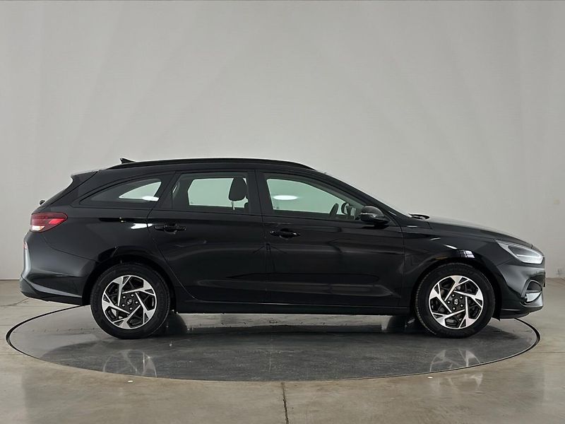 Hyundai i30 Smart DCT - fotka 16 z 26