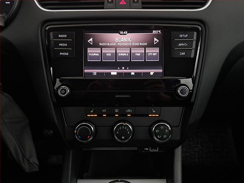 Škoda Octavia (2018) Ambition 1.6 TDI, Tempomat - fotka 12 z 15