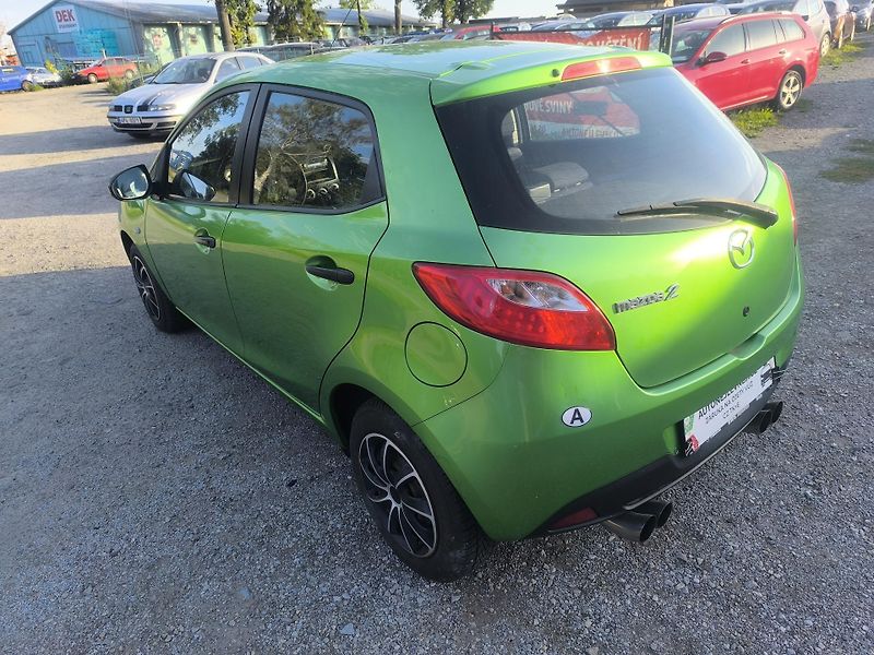 Mazda 2 KRÁSNÁ,SERVISKA,CENA,1.MAJITEL - fotka 9 z 21
