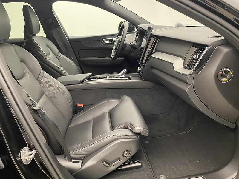 Volvo XC60 T8 AWD RECHARGE BLACK EDITION - fotka 24 z 64