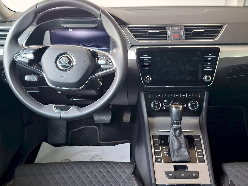Škoda Superb (2024) COMBI GRT AMB TD 110/2.0 7DG - fotka 15 z 35