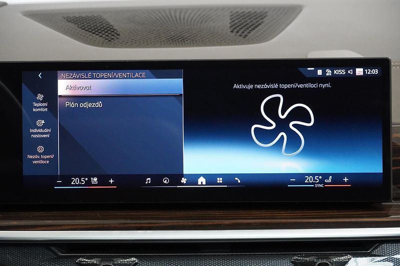 BMW X7 Xdrive40d,ČR,DPH,NZ.TOP,Tažné - fotka 37 z 45