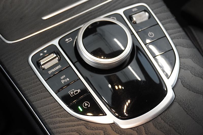 Mercedes-Benz Třídy C (2019) C300 2,0D AMG-LINE AUTOMAT - fotka 14 z 27