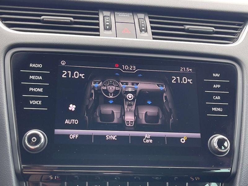 Škoda Octavia (2018) 1.4 TSI 110kW DSG Ambition Plu - fotka 17 z 33