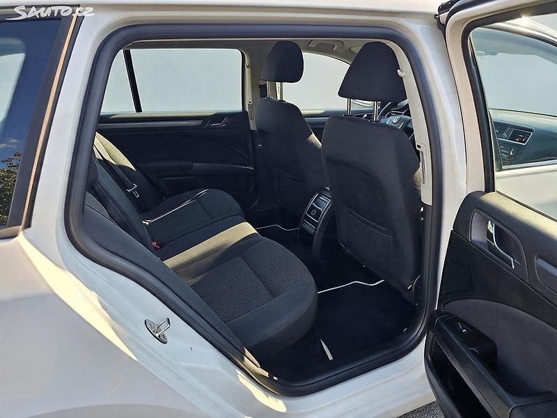 Škoda Superb 1.4 TSI 92 kW,TAŽNÉ,SERVISKA - fotka 27 z 40