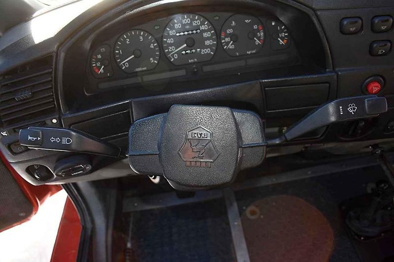 GAZ - 3409 Bobr pózuje před Sněžkou