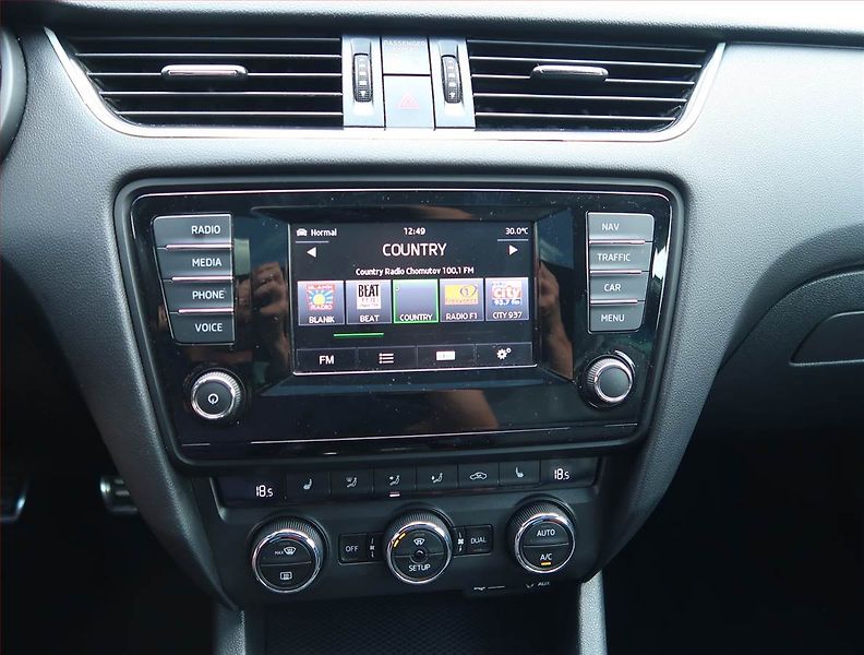 Škoda Octavia (2013) RS 2.0 TDI, Kůže, Navi - fotka 12 z 16