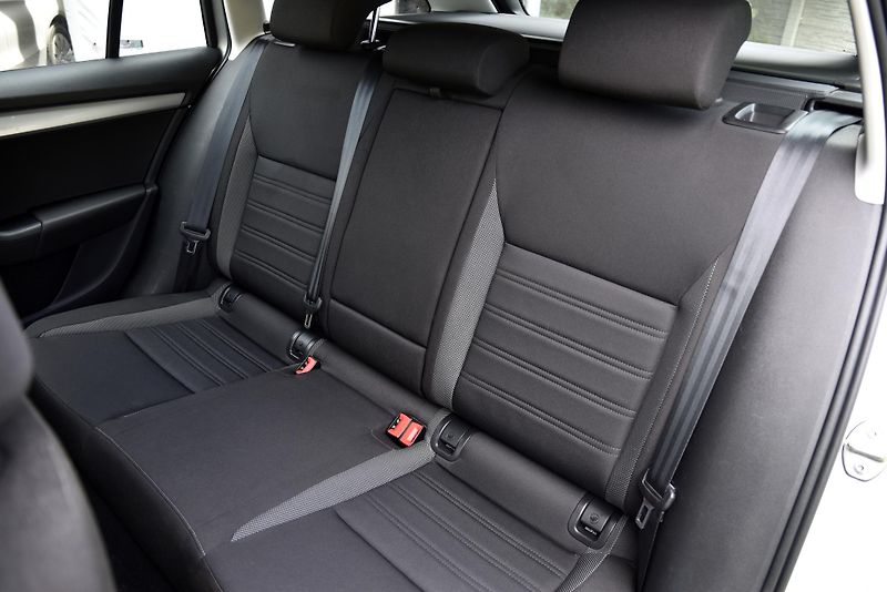 Škoda Octavia 1.6 TDi CR,VÝHŘEV,TEMP,ALU,1.M - fotka 31 z 42