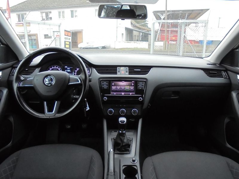 Škoda Octavia (2019) 1.6 TDI - KLIMA- ČR- SERVISKA - fotka 9 z 11