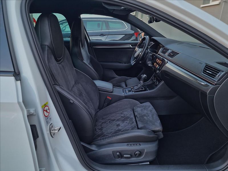 Škoda Superb 2.0TDI 147kW 4x4 DSG Sportline - fotka 14 z 50