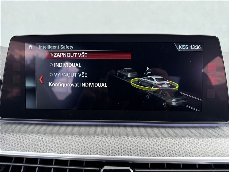 BMW Řada 5 3,0 530d xDrive Mpaket původČR - fotka 41 z 50