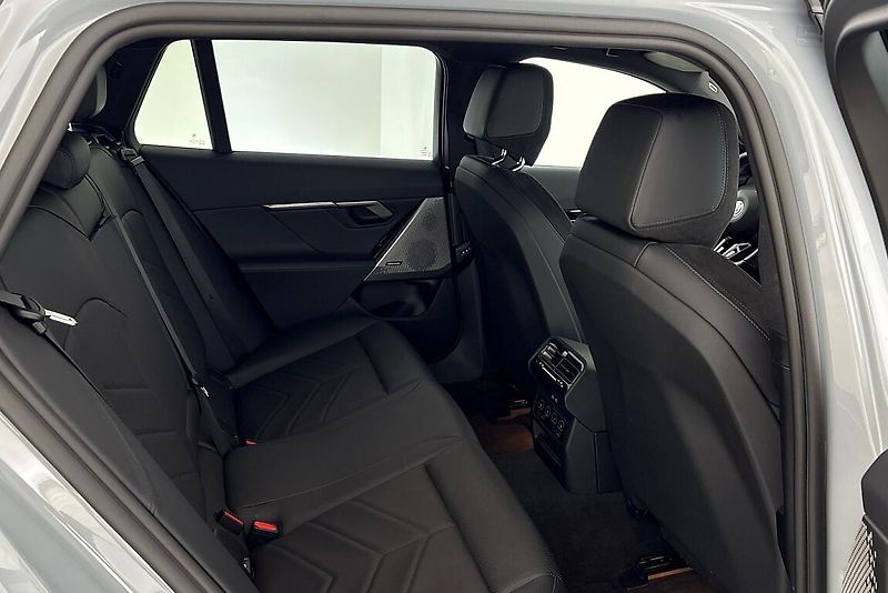 BMW Řada 5 řady 5 | 520d xDrive - fotka 11 z 19