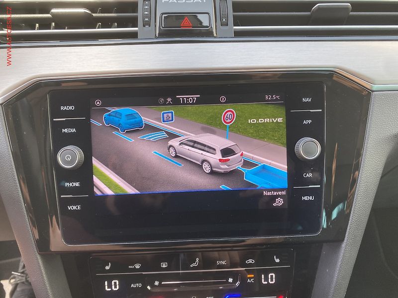 Volkswagen Passat (2020) 2.0 TDi, Elegance, DSG, LED - fotka 20 z 20