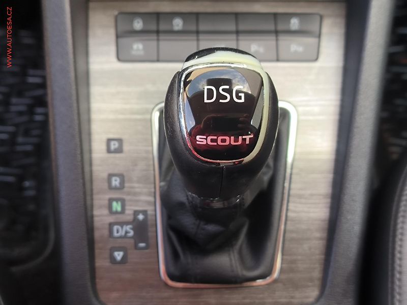 Škoda Octavia (2015) 2.0 TDi 4x4, Scout, DSG - fotka 20 z 28