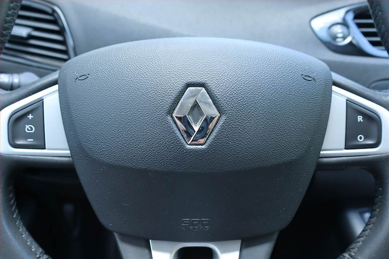 Renault Grand Scénic (2012) 1.5 dCi, Tempomat - fotka 17 z 22