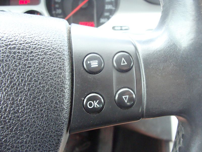 Volkswagen Passat 2.0 TDi, 125 kW, klima, tažné - fotka 18 z 24
